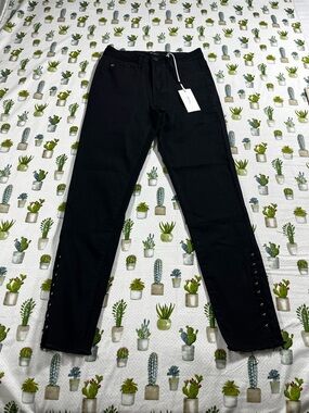 Kancan Women’s NWT Black Super Skinny Stretchy Jeans Size 7/27 Style KC5076BK